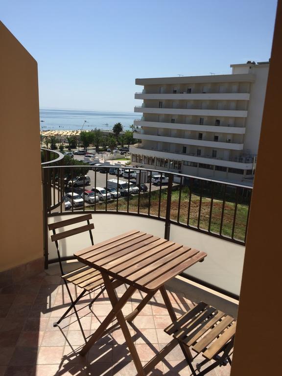 Appartamenti Sul Lungomare Alba Adriatica Luaran gambar